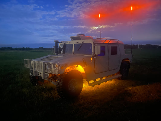 Kit de antena - ILUMINADA - Kit de base y soporte de montaje incluidos - No OEM Compatible con HUMVEE