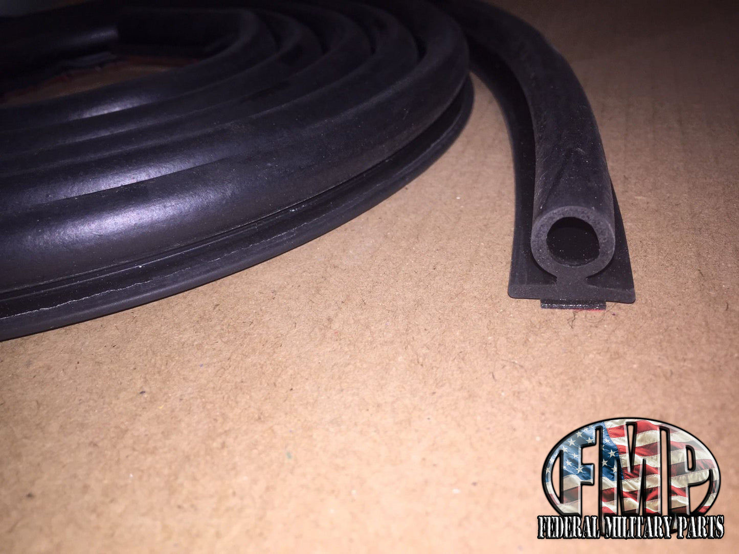 4 portes militaire Humvee Joint de porte de la porte de la porte de la porte de l'étanchéité de l'étanchéité de l'étanchéité et du bâton en caoutchouc 3M m998 hmmwv