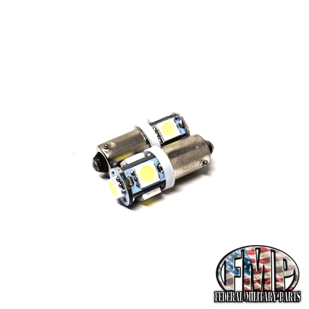 大小件套件。两个清晰的仪表板灯泡加上垫圈加上您的镜头颜色选择掩护。军队悍马M998