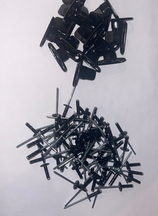 Soft top installation hardware kit. 31 twist fasteners and 62 rivets 1/8” for Military Humvee