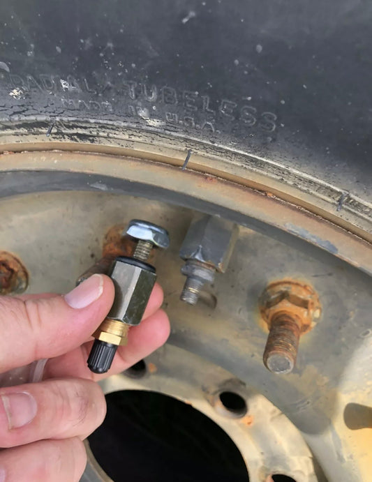 Humvee轮胎和阀门阀杆 - 换气灌装军用悍马轮胎和M1101 M1102拖车