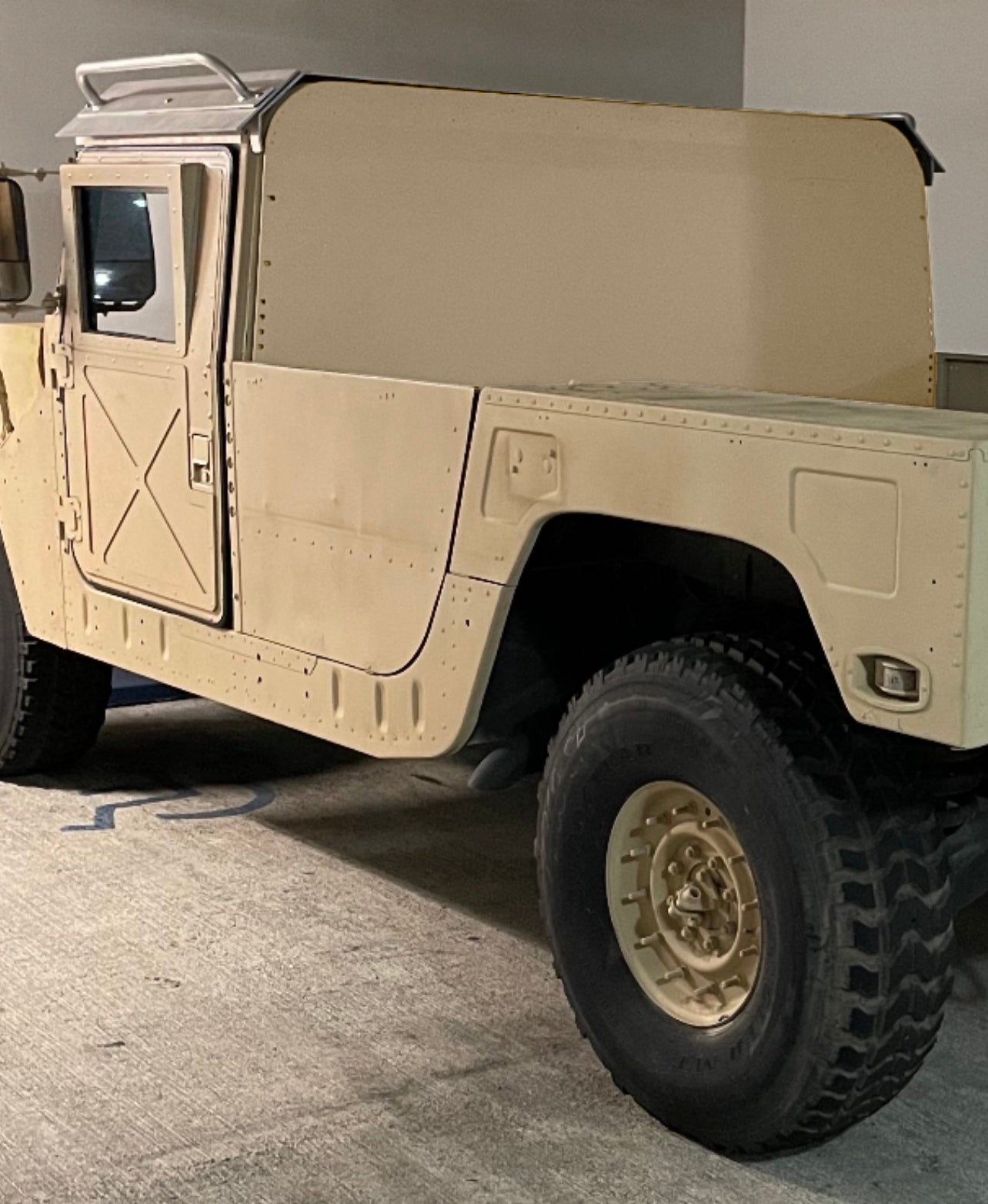 Style de préparation AC du rideau de fer - Aucune fenêtre Ouverture - Utilisée lors de l'installation de la climatisation dans Military Humvee HMMWV M998 M1038 M1025