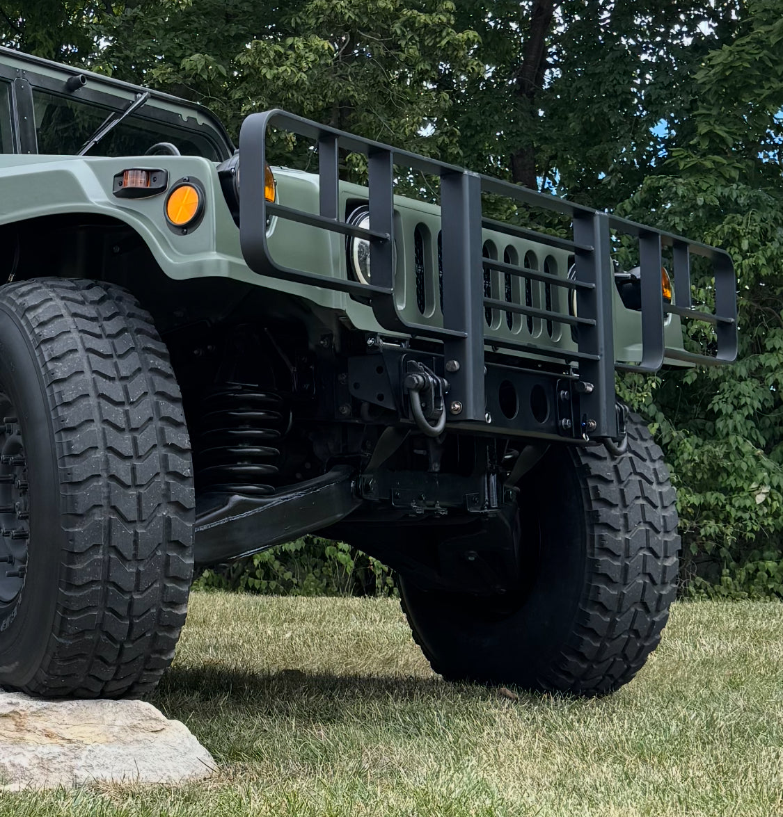 带有安装支架和安装套件的重型悍马刷防护 - 没有网状屏幕 -  Luverne H15-GGB