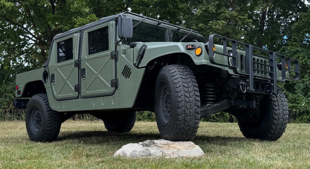 带有安装支架和安装套件的重型悍马刷防护 - 没有网状屏幕 -  Luverne H15-GGB