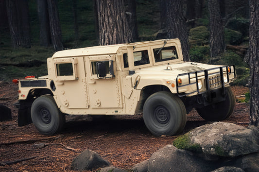 Heavy Duty Humvee Brush Guard med monteringsfästen och installationssats - Ingen mesh-skärm - LUVERNE H15-GGB