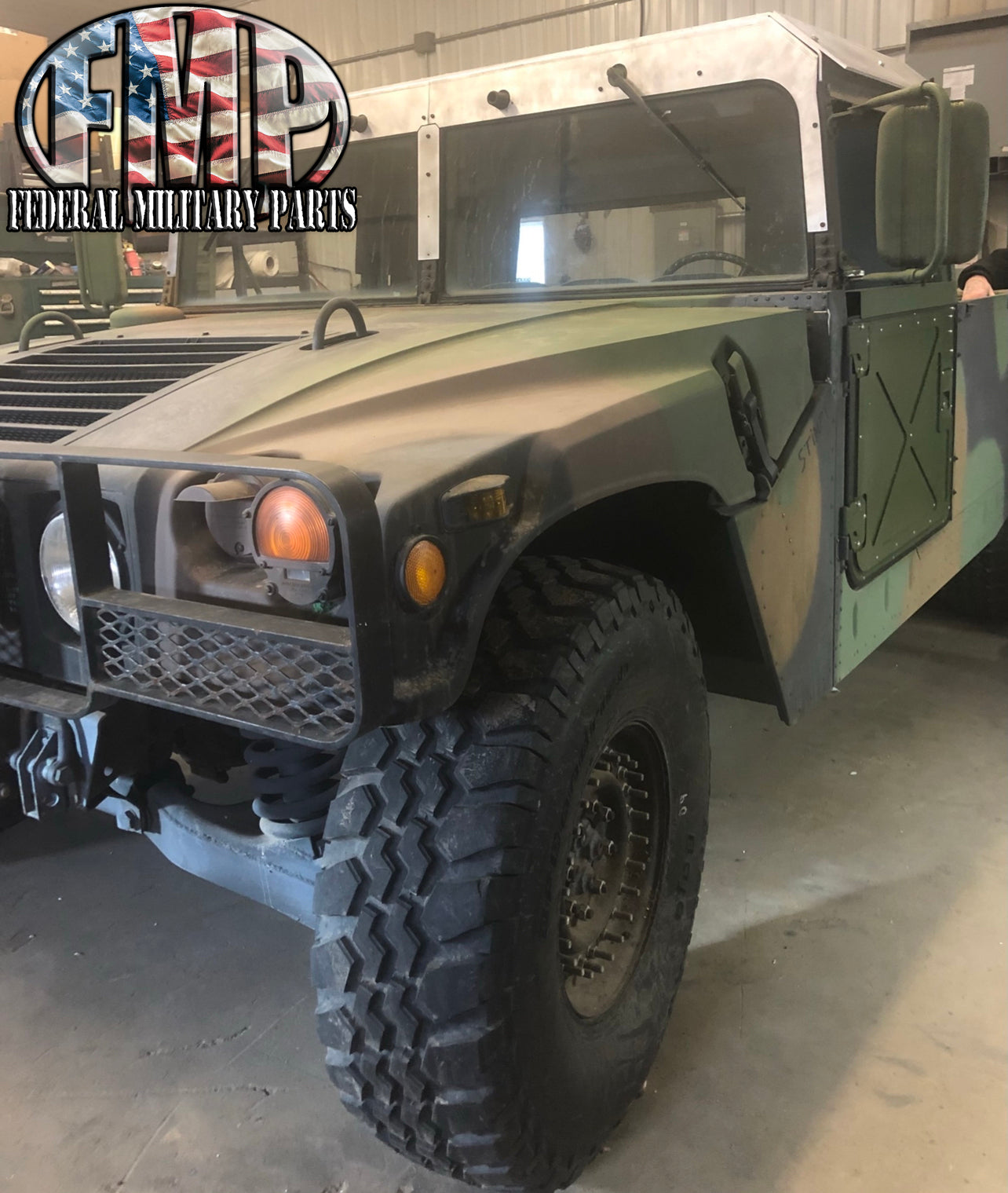 Humvee-Reifen passende Sätze von zwei oder vier 37 "Tall 65% -90% TREAD BFG, die auf Felgen angebracht sind, und beinhaltet Run-Flat-Einsätze