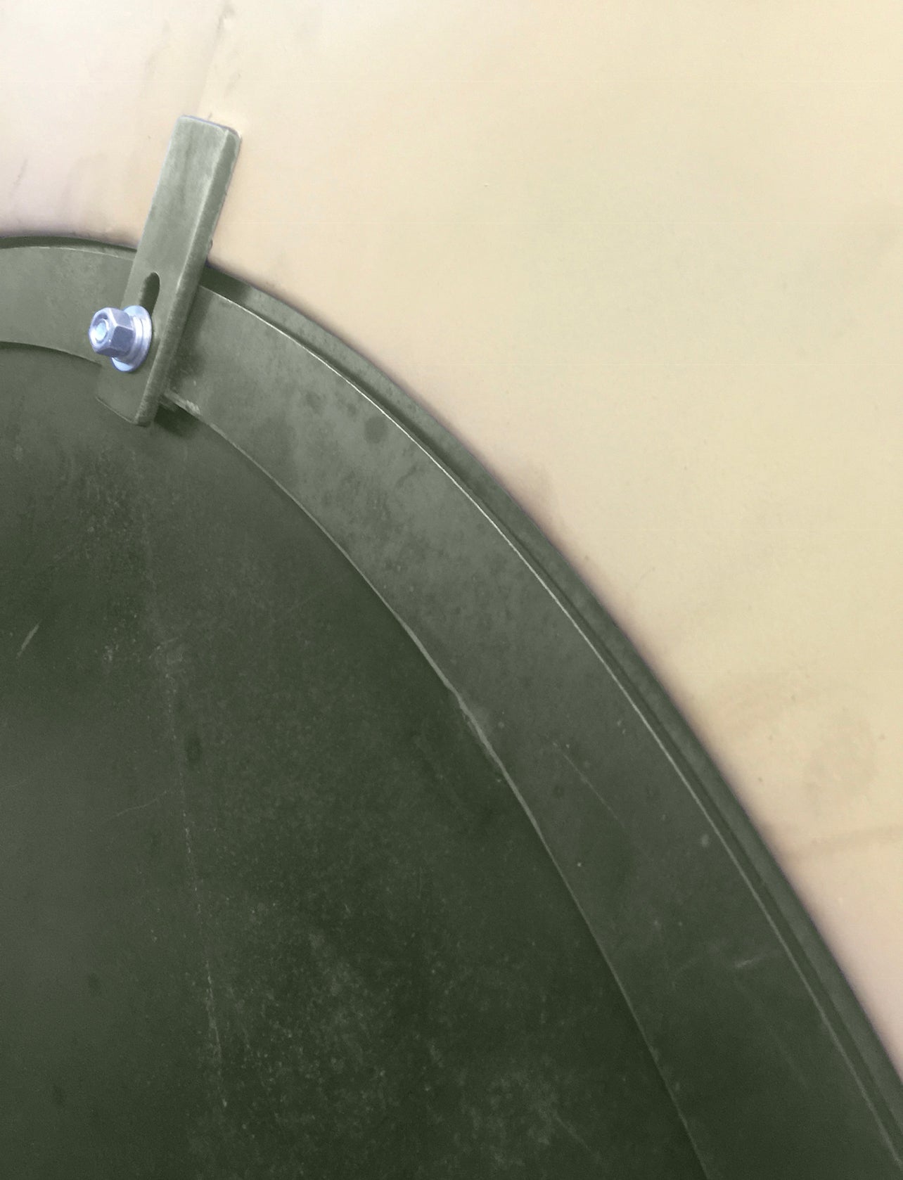 LUTNING TILLBAKA HUMVEE TORNHÅLSKYDD - FÖRSTÄRKT STÅL - M1043A2 / M1045A2 / M998 / HMMWV / LOCK