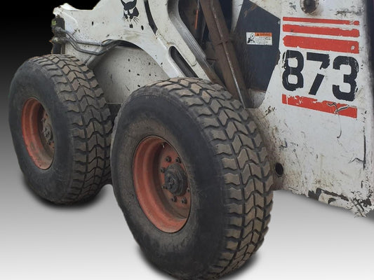 Bobcat-Skid-Steer-Reifen - 37 "- Set von 4 - auf 16,5" Felgen + Run Flat Punktionsfesteinsätze