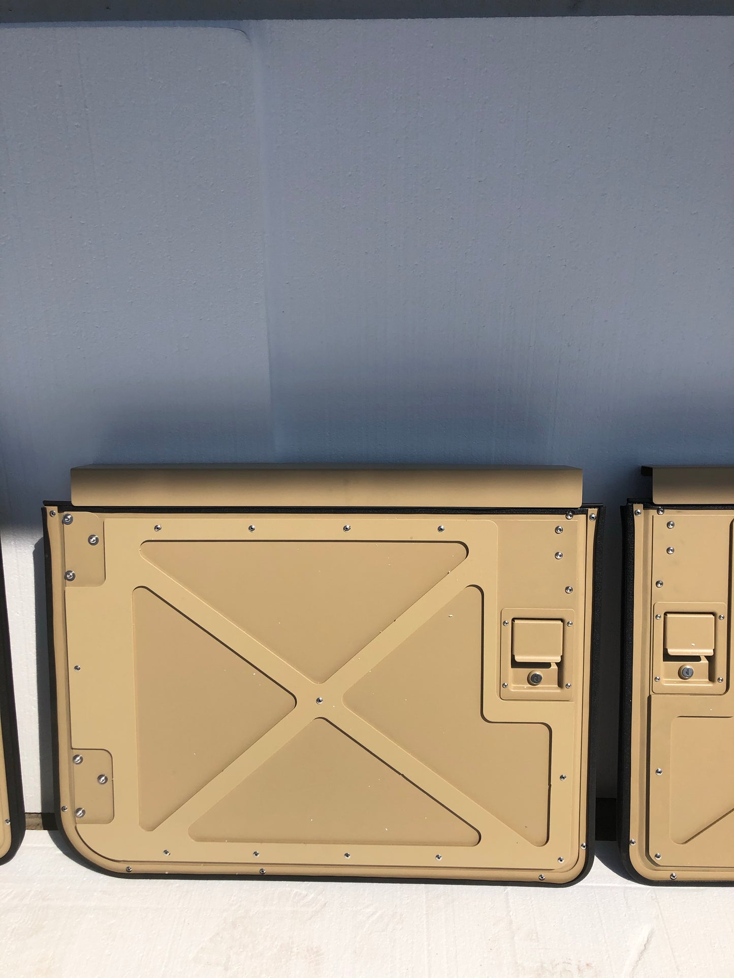 MILITAIRE HUMVEE TACTICIQUE Demi-portes à la moitié de quatre portes X-X-Portes de X-X-Durs inférieures