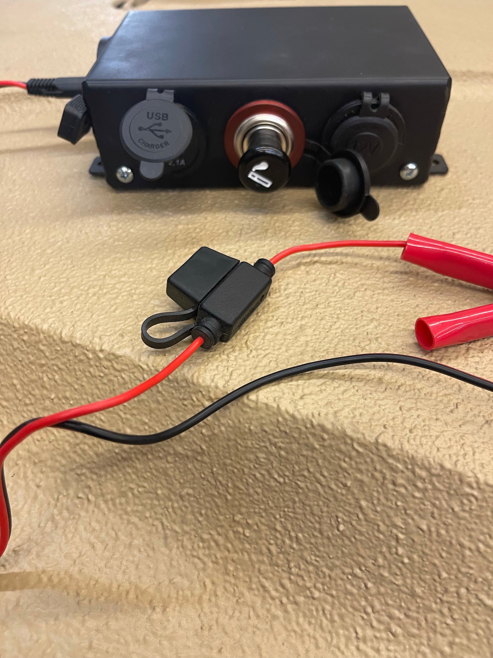 wiring uhf to cigarette lighter When wiring a uhf to accessories (cigarette port) where do I connect the positive to as there seems to be one green and black cable and one black cable? wiring uhf to cigarette lighter When wiring a uhf to accessories (cigarette port) where do I connect the positive to as there seems to be one green and black cable and one black cable?